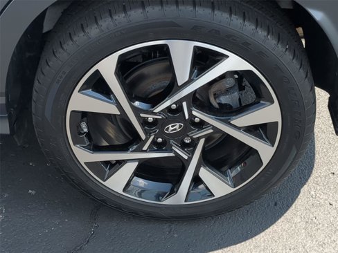 Used 2022 Hyundai Kona Limited image 10