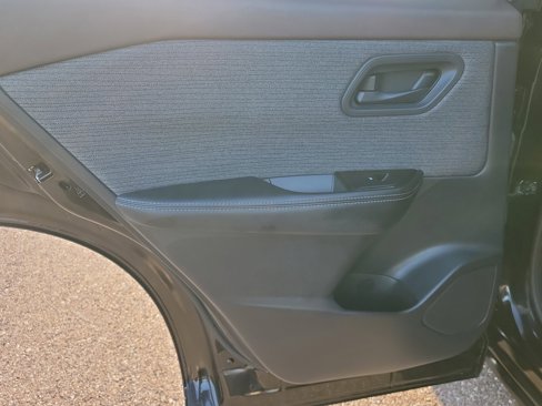 Certified 2021 Nissan Rogue S image 11