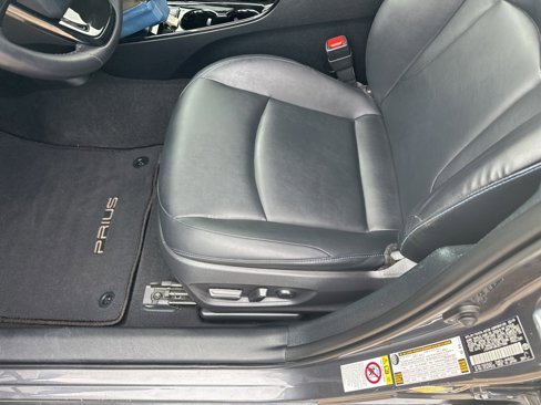 Used 2019 Toyota Prius image 7