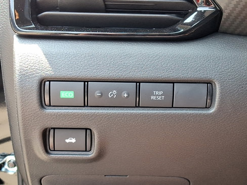 Certified 2025 Nissan Sentra SV image 24