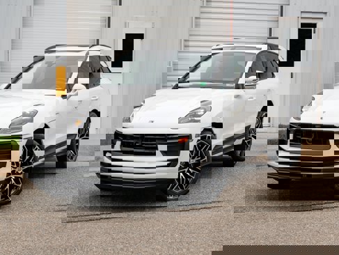 New 2026 Porsche Macan image 1