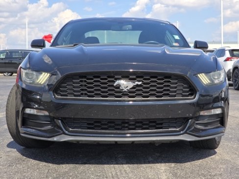 Used 2016 Ford Mustang Coupe image 9