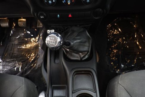 Used 2017 Jeep Wrangler Sport w/ Connectivity Group image 16