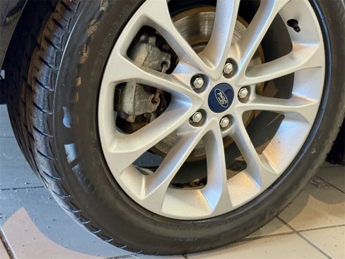 Used 2019 Ford Fusion SEL image 16