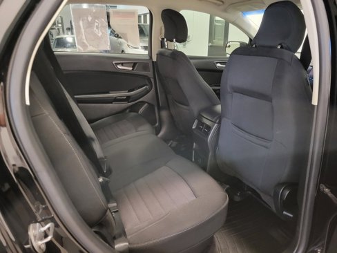 Used 2017 Ford Edge SE image 26