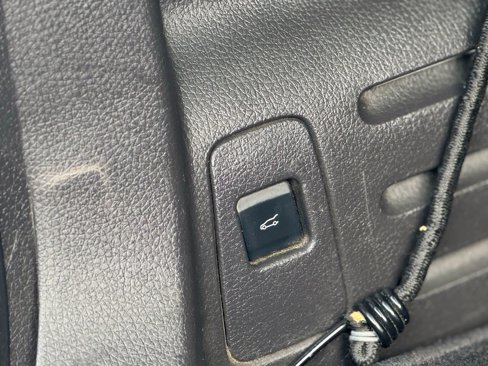 Used 2012 Lincoln MKX AWD image 33
