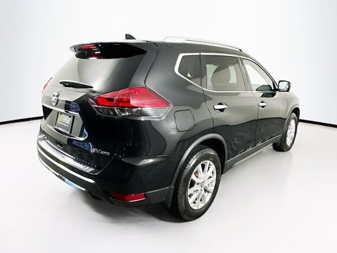 Used 2017 Nissan Rogue SV w/ SV Premium Package image 9