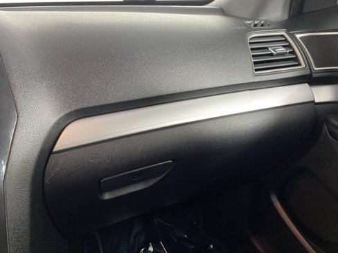 Used 2017 Ford Explorer XLT image 29