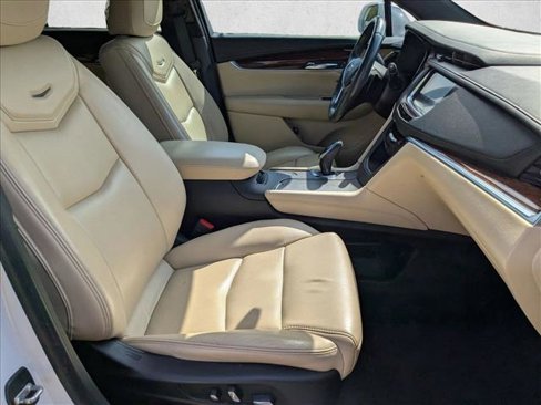 Used 2017 Cadillac XT5 Luxury w/ Driver Awareness Package image 17