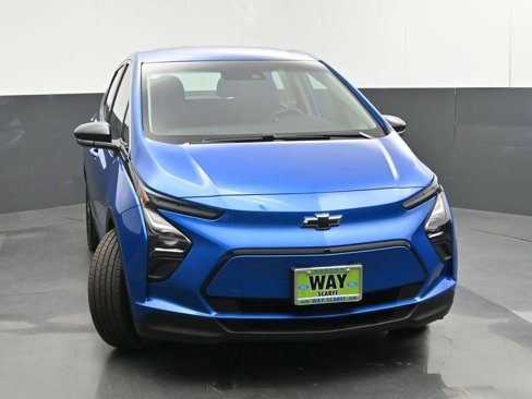 Used 2023 Chevrolet Bolt LT w/ Infotainment Package image 9