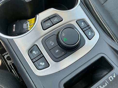 Used 2019 GMC Terrain Denali w/ Advanced Safety Package image 26