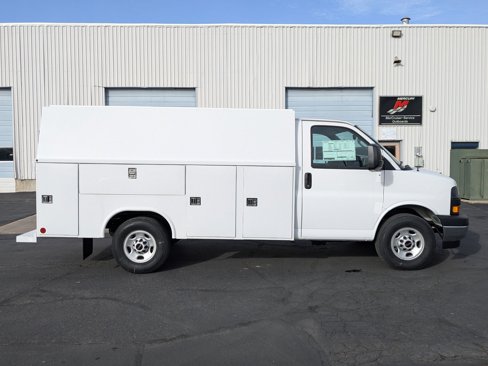 New 2025 GMC Savana 3500 w/ Power Convenience Package image 2