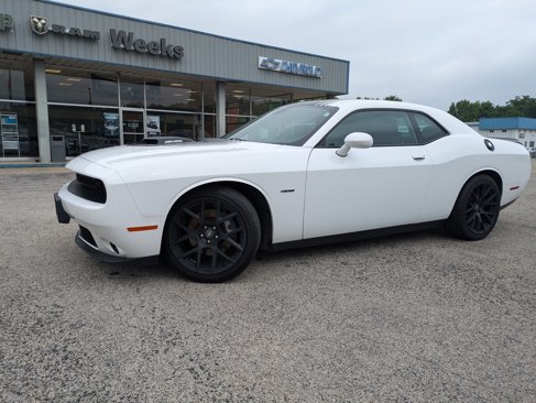 Used 2017 Dodge Challenger R/T image 1