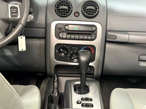 Used 2006 Jeep Liberty Limited image 15