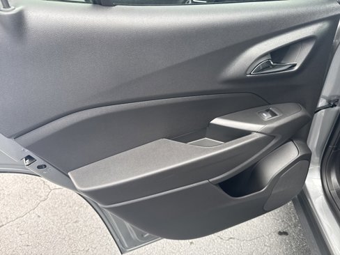 New 2025 Chevrolet Trax LT w/ Driver Confidence Package image 10