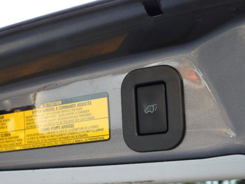 Used 2014 Toyota Sienna XLE image 28