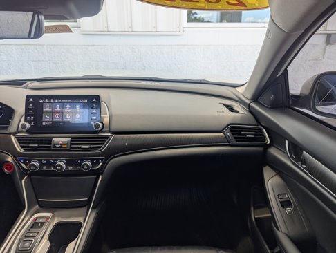 Used 2019 Honda Accord Touring image 4