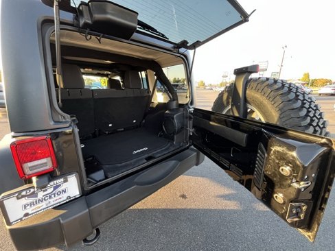 Used 2013 Jeep Wrangler Unlimited Rubicon w/ Dual Top Group image 35