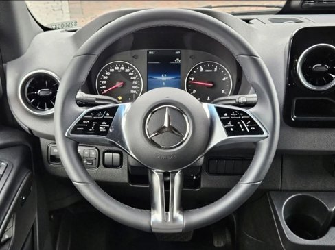 Used 2025 Mercedes-Benz Sprinter 2500 image 11