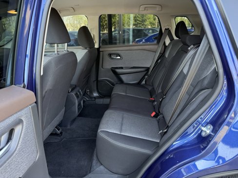 Used 2023 Nissan Rogue SV image 20