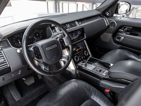 Used 2020 Land Rover Range Rover image 4