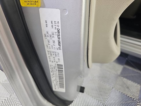 Used 2012 Chrysler Town & Country Touring image 16
