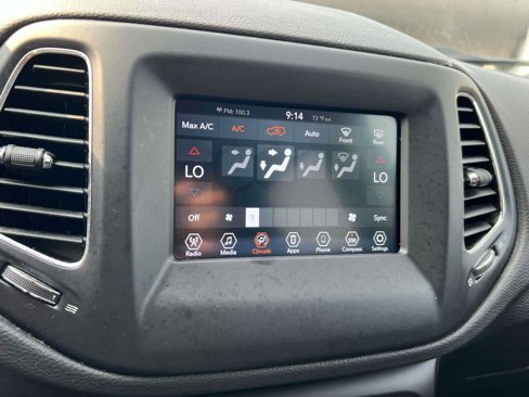 Used 2021 Jeep Compass Latitude image 25