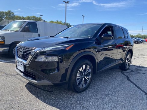 Used 2023 Nissan Rogue SV image 3