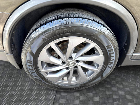 Used 2016 Nissan Rogue SL w/ SL Premium Package image 14