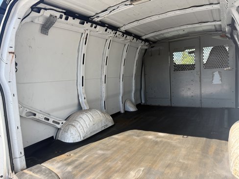 Used 2008 Chevrolet Express 2500 image 19