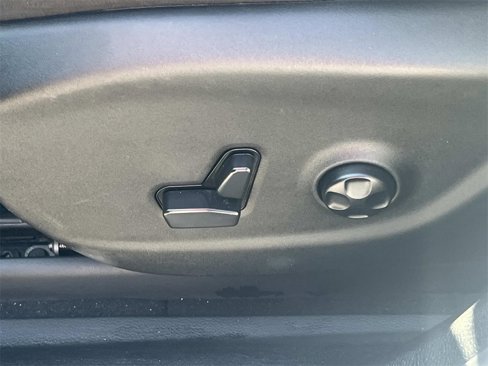 Used 2021 Jeep Cherokee Latitude Plus image 11