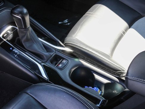 Used 2020 Toyota Corolla XSE image 19