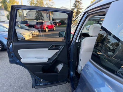 Used 2014 Subaru Forester 2.5i Premium w/ All-Weather Package image 22