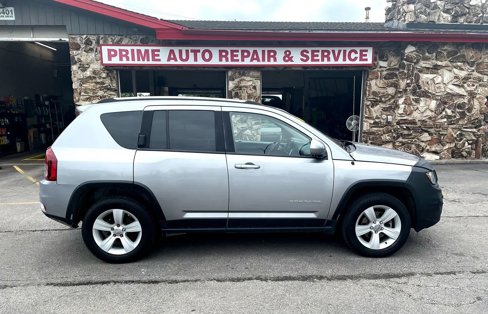 Used 2016 Jeep Compass Latitude image 8