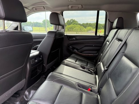 Used 2019 Chevrolet Suburban LT image 17
