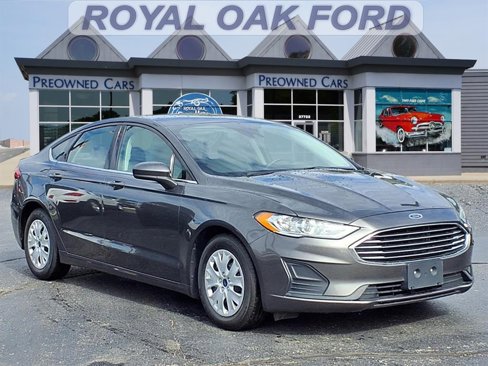Used 2019 Ford Fusion S image 1