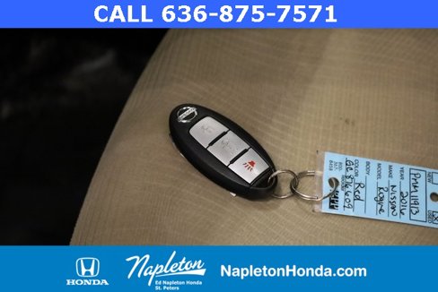 Used 2016 Nissan Rogue SV w/ SV Moonroof Package image 23