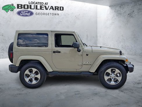 Used 2017 Jeep Wrangler Sahara w/ Connectivity Group image 6
