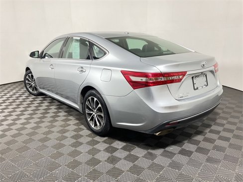 Used 2016 Toyota Avalon XLE image 10