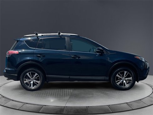 Used 2018 Toyota RAV4 XLE image 6