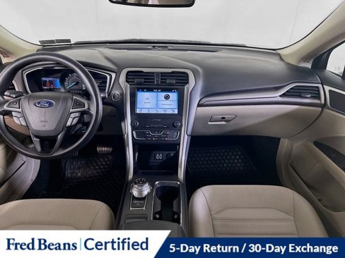 Used 2019 Ford Fusion SE image 16