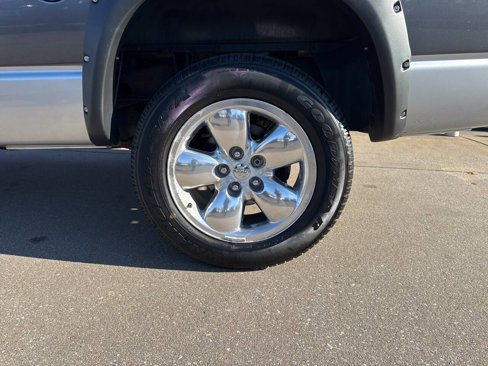 Used 2004 Dodge Ram 1500 Truck SLT image 12