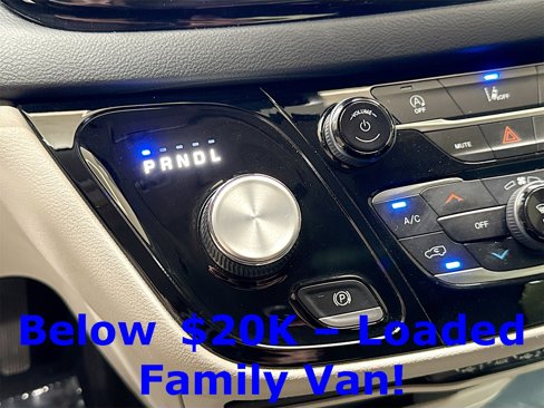 Used 2022 Chrysler Pacifica Touring-L image 16