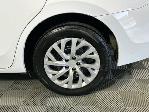 Used 2019 Toyota Corolla LE image 29