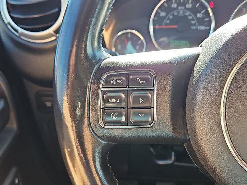 Used 2013 Jeep Wrangler Unlimited Rubicon w/ Connectivity Group image 18