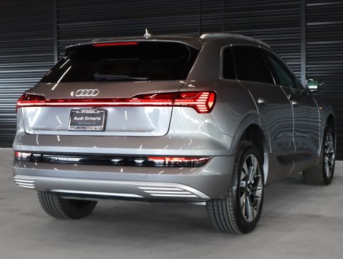 Used 2022 Audi e-tron Premium image 16