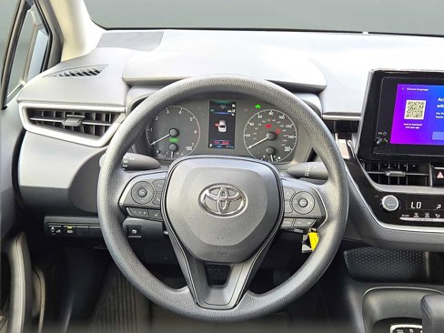 Used 2025 Toyota Corolla LE image 17