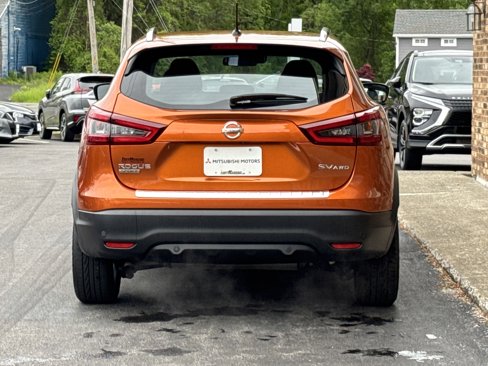 Used 2022 Nissan Rogue Sport SV w/ Technology Package image 4
