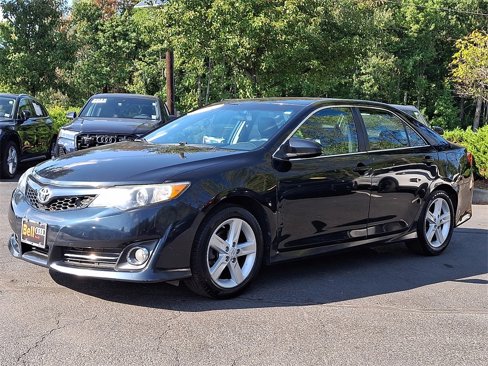Used 2012 Toyota Camry L image 9
