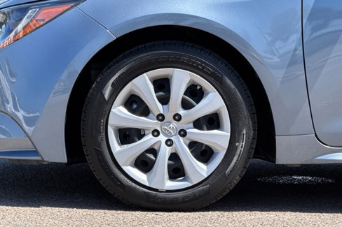 Used 2022 Toyota Corolla LE image 23